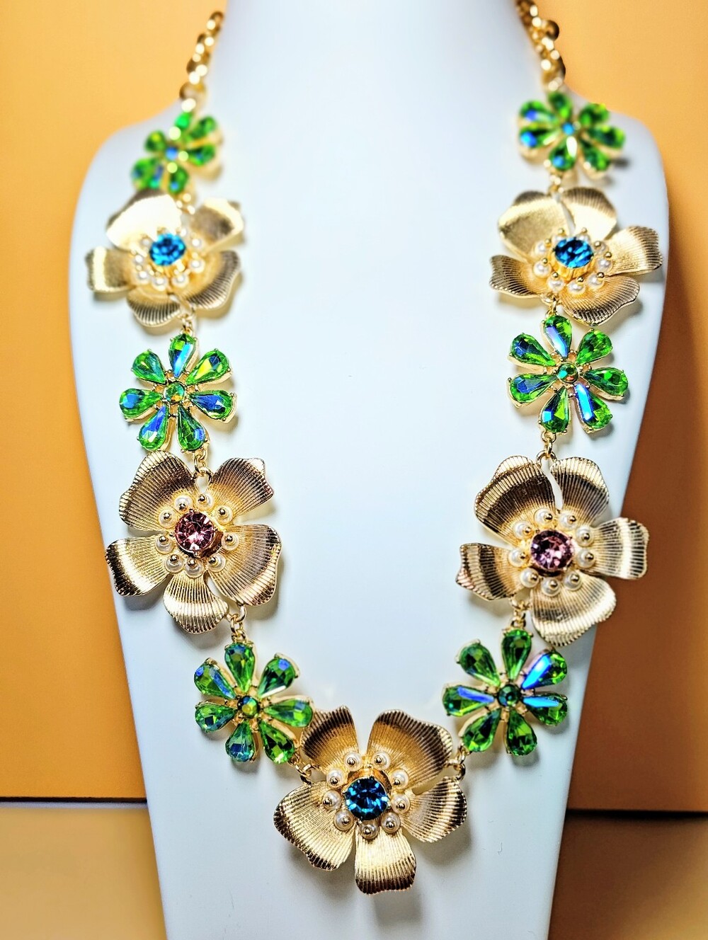 Beautiful Floral Necklace